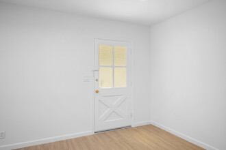 3211 Fairesta St, Unit A in Glendale, CA - Foto de edificio - Building Photo