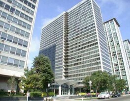 3550 N Lake Shore Dr, Unit 2611 in Chicago, IL - Building Photo