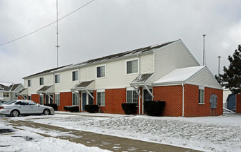 Perry's Glen Apartments in Port Clinton, OH - Building Photo - Building Photo