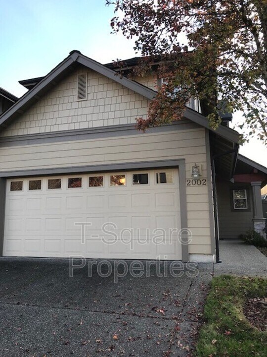 13824 N Creek Dr in Mill Creek, WA - Building Photo