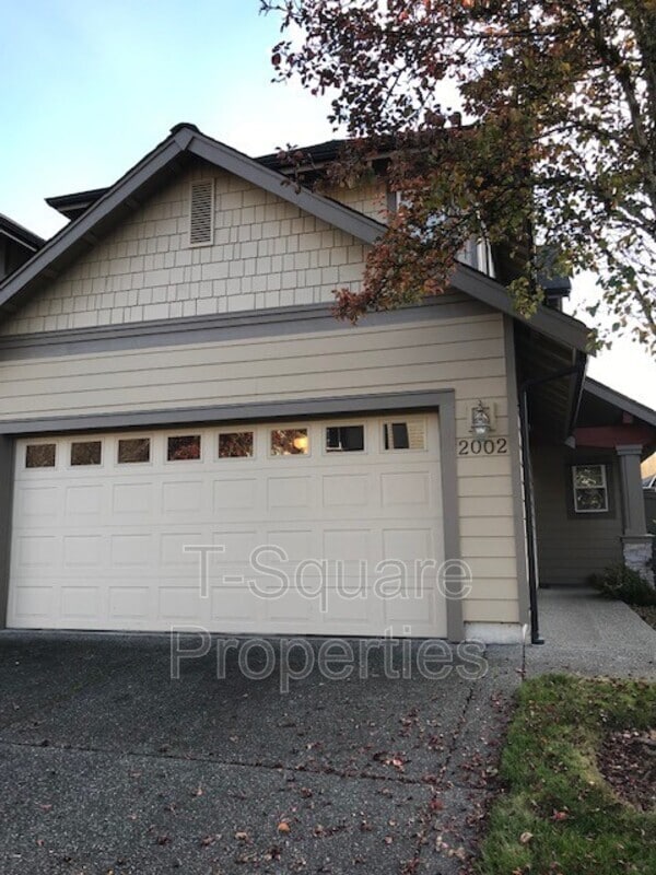 property at 13824 N Creek Dr