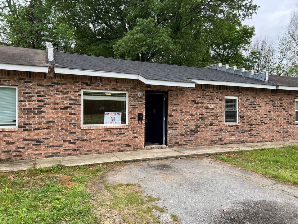 203 Tucker Inn in Jacksonville, AR - Building Photo