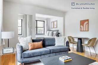 252 E 61st St in New York, NY - Building Photo - Building Photo