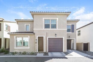 18952 W Reade Ave in Litchfield Park, AZ - Building Photo