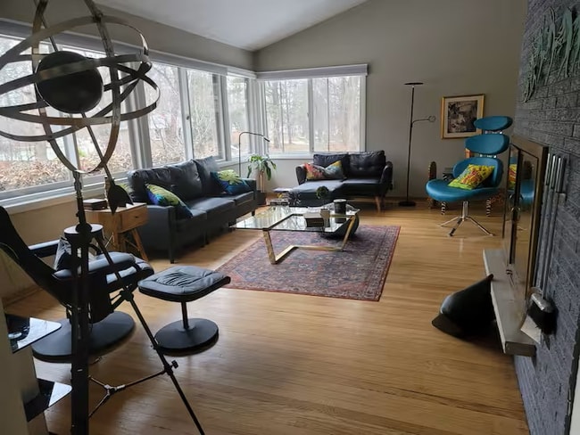 11810 Schemer Ln in Mequon, WI - Building Photo - Building Photo