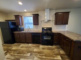 8 Parakeet Hill Dr in Orion Township, MI - Building Photo