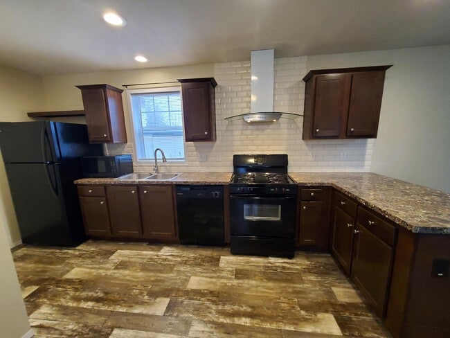 property at 8 Parakeet Hill Dr