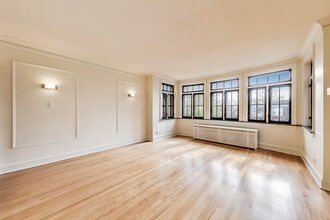 8152 S Merrill Ave, Unit 2 in Chicago, IL - Building Photo - Building Photo