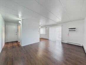 350 S Main St in Wauconda, IL - Foto de edificio - Building Photo