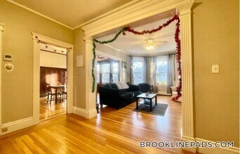 21 Euston St in Brookline, MA - Building Photo - Building Photo