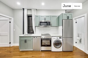 826 9th Ave in New York, NY - Building Photo