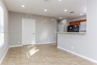 5819 Wilson St in Hollywood, FL - Building Photo - Building Photo