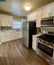 43 W 11th St in Pittsburg, CA - Building Photo - Building Photo