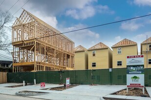 Oaks at Lehman in Houston, TX - Building Photo