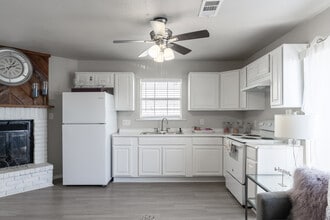 Woodside Flats in Dallas, TX - Foto de edificio - Interior Photo