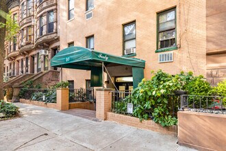 40 W 95th St in New York, NY - Building Photo - Building Photo