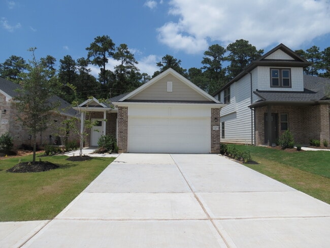 12135 Ridge Top Dr in Conroe, TX - Foto de edificio - Building Photo