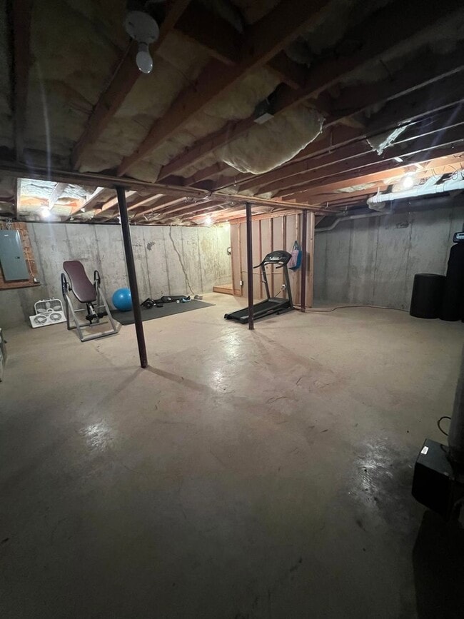 2 Folly Brook Terrace in Kingston, NH - Building Photo - Building Photo