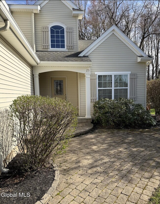 25 Brittany Oaks in Clifton Park, NY - Building Photo - Building Photo