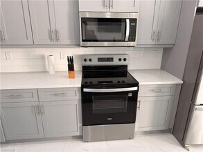 941 Columbus Blvd in Lehigh Acres, FL - Foto de edificio - Building Photo