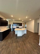 402 Barton Creek Ln in Hutto, TX - Building Photo - Building Photo