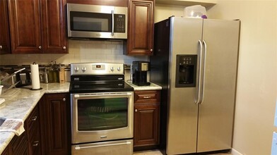 9219 Carousel Ln in Houston, TX - Building Photo - Building Photo