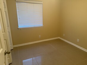 6211 Longchamp Dr in Jacksonville, FL - Building Photo - Building Photo