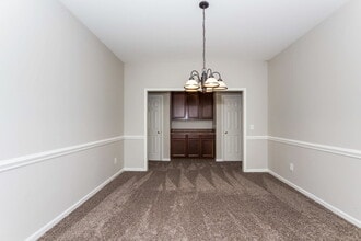 8732 Hazelcroft Ln in Charlotte, NC - Foto de edificio - Building Photo