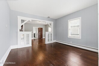 708 Atlantic Ave in Point Pleasant Beach, NJ - Foto de edificio - Building Photo