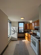 50 Atlantic St, Unit 4 in Jersey City, NJ - Foto de edificio - Building Photo