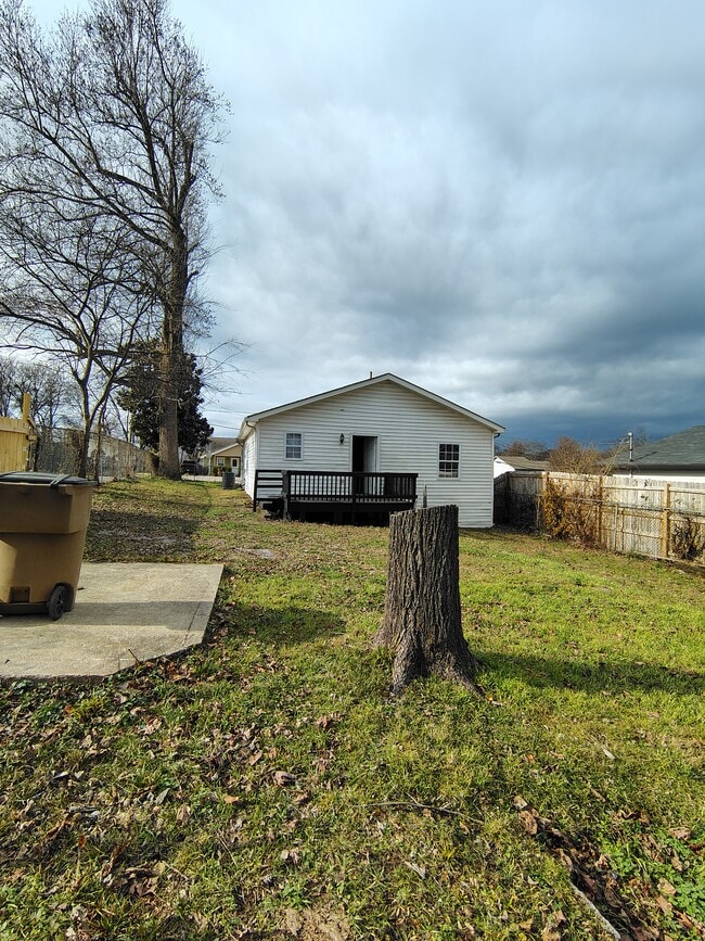 1706 23rd Ave N in Nashville, TN - Foto de edificio - Building Photo