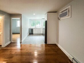 195 Hutton St in Jersey City, NJ - Building Photo - Building Photo