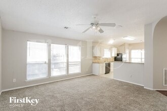 2500 Crystal Falls Dr in Mesquite, TX - Building Photo - Building Photo