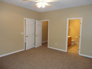 9748 Olde Park Dr in Tipp City, OH - Building Photo - Building Photo