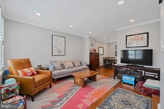 3043 S Abingdon St in Arlington, VA - Building Photo - Building Photo