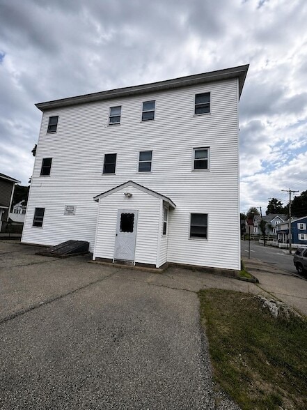 property at 564 Lake Ave