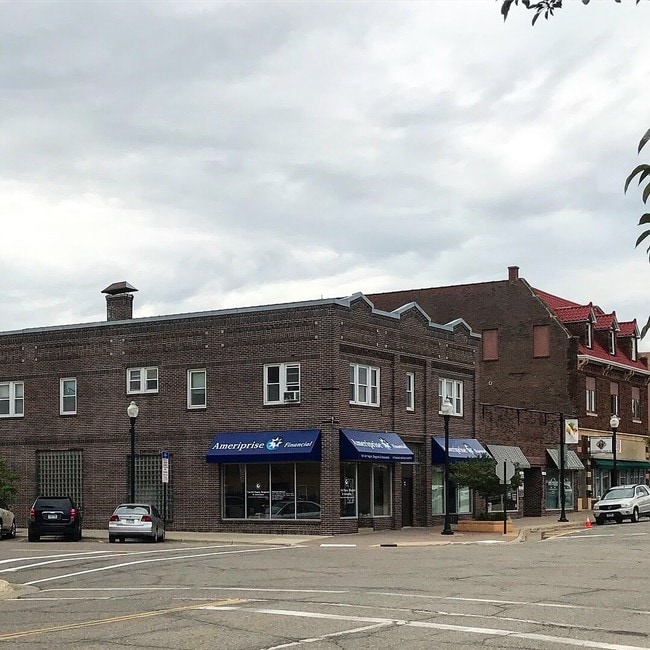 122 N 3rd St, Unit 2 in Marshall, MN - Building Photo - Building Photo