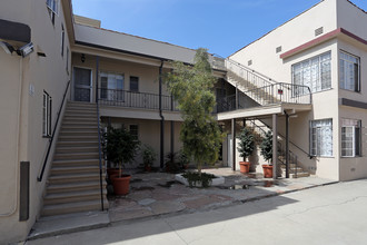 649 S Detroit St in Los Angeles, CA - Building Photo - Building Photo