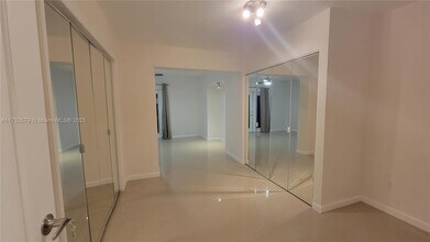 670 NE 179th Terrace in Miami, FL - Building Photo - Building Photo