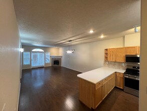 98 E Sedgewick Dr in Meridian, ID - Foto de edificio - Building Photo