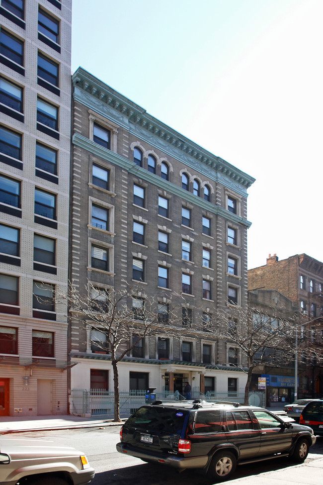 219 W 80th St in New York, NY - Building Photo - Building Photo