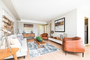 Stonehedge Towers in London, ON - Building Photo