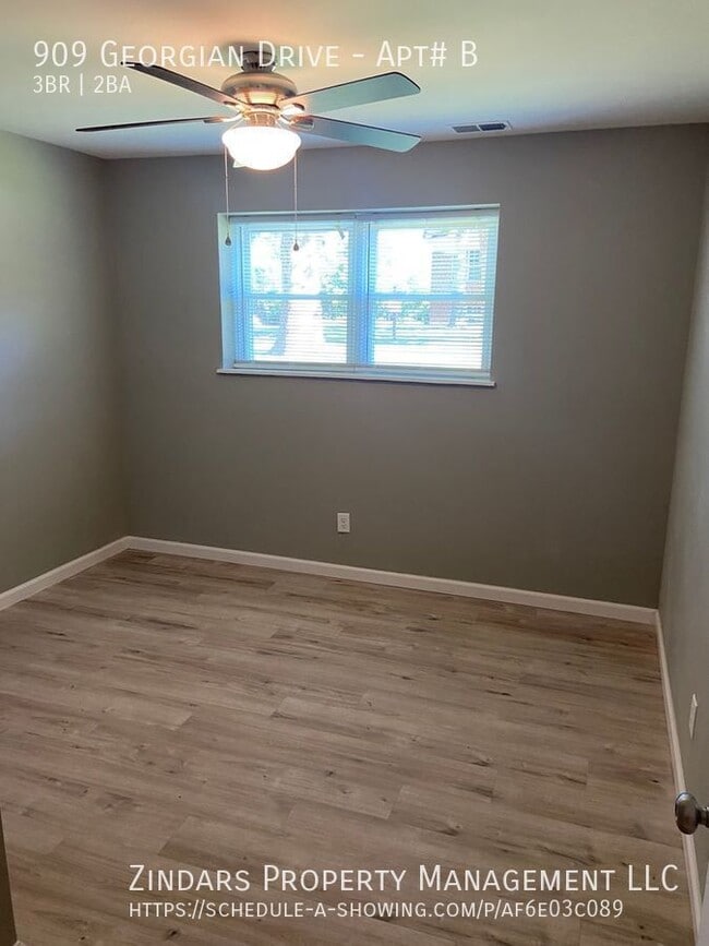 909 Georgian Dr in Danville, IL - Building Photo - Building Photo