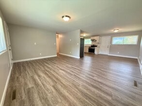 4426 Lesher Dr in Dayton, OH - Building Photo - Building Photo