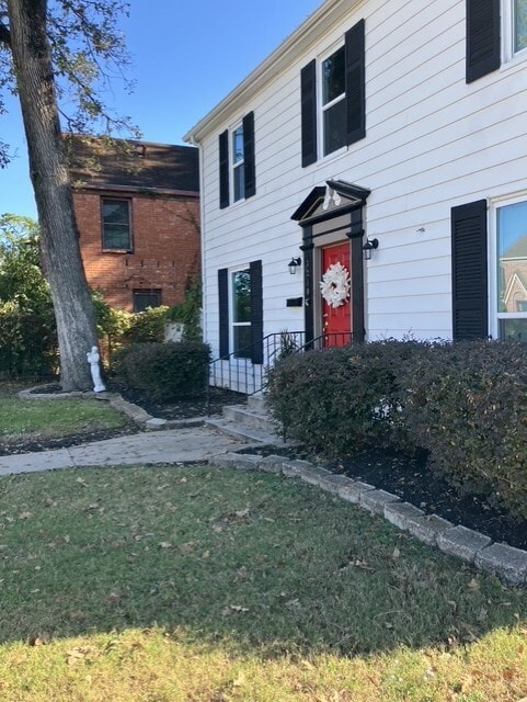 property at 3210 Oakdale St