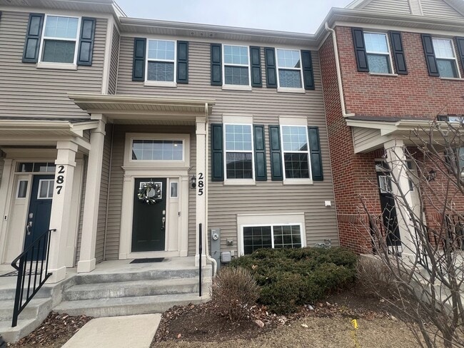 property at 285 Lakeshore Dr