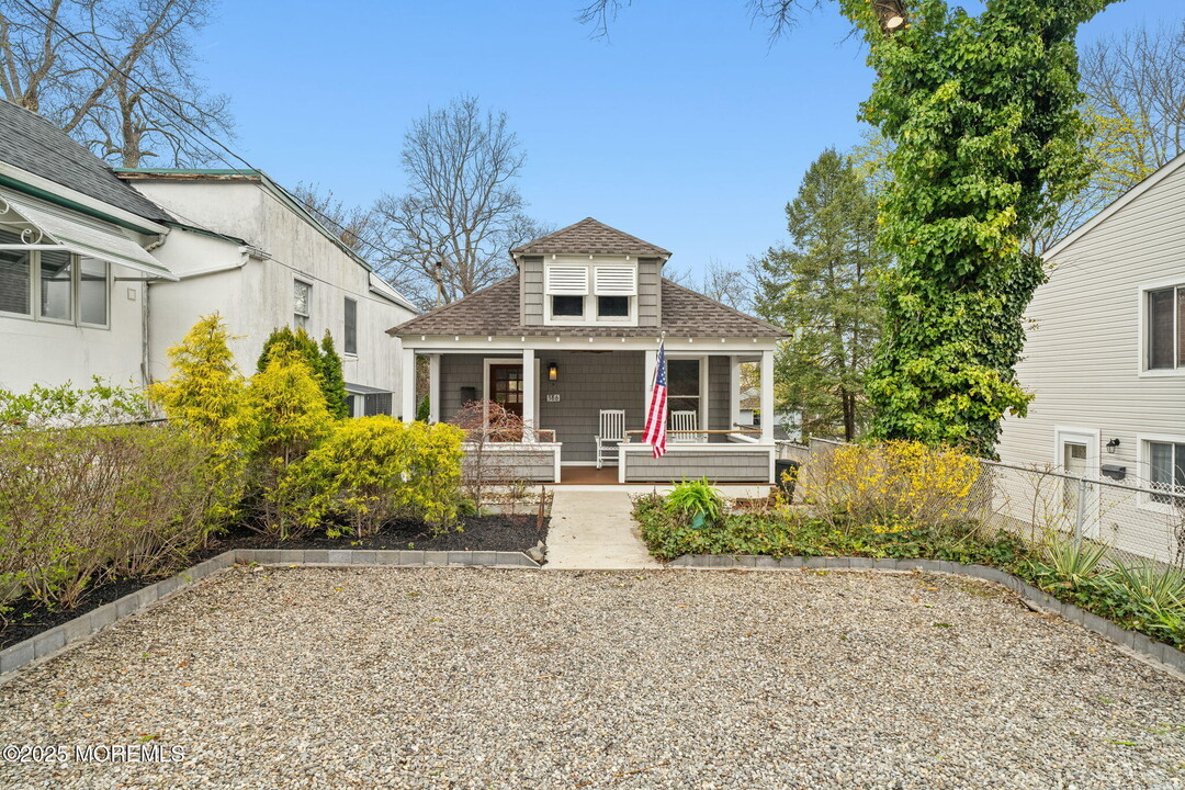 386 Navesink Ave in Highlands, NJ - Foto de edificio