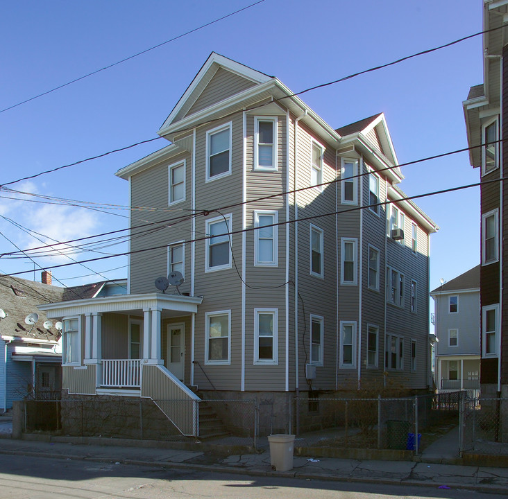 662 2nd St in Fall River, MA - Foto de edificio