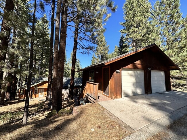 1723 High Meadows Ct in South Lake Tahoe, CA - Building Photo - Building Photo
