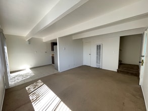 240 Holly St in Vallejo, CA - Building Photo - Building Photo